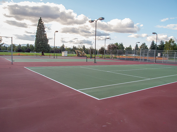 Tennis courts in Fichtner-Mainwaring Park